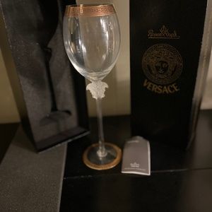 Versace Medusa Red wine glass